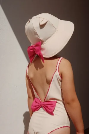 Konges Sløjd costum de baie dintr-o bucată pentru copii KITTY SWIMSUIT GRS culoarea bej