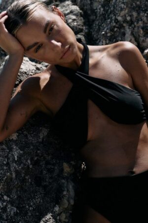 MUUV. sutien de baie SAIE culoarea negru
