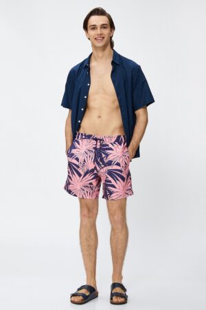 Pantaloni scurti de baie cu banda cu snur in talie si imprimeu tropical