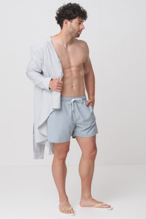 Pantaloni scurti de baie cu snur de ajustare si detaliu logo