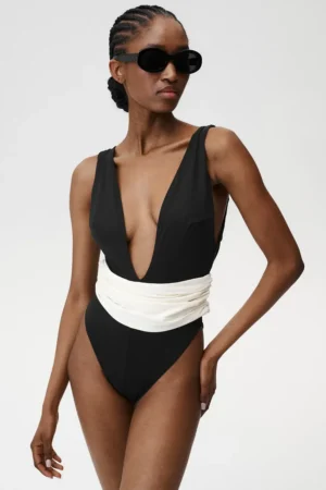 Undress Code costum de baie dintr-o bucată Aura Swimsuit culoarea negru