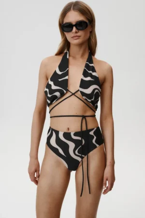 Undress Code sutien de baie Lotus Bikini Top culoarea negru